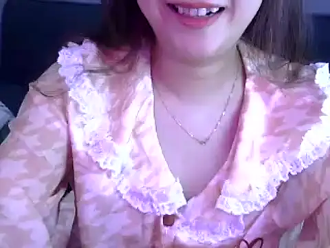 Snapshot of Bee_2k chatting on 24, 4, 2026 Bee 2k online show from 24, 4, 2026