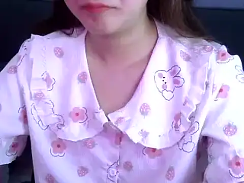Snapshot of Bee_2k chatting on 4, 6, 2026 Bee 2k online show from 4, 6, 2026