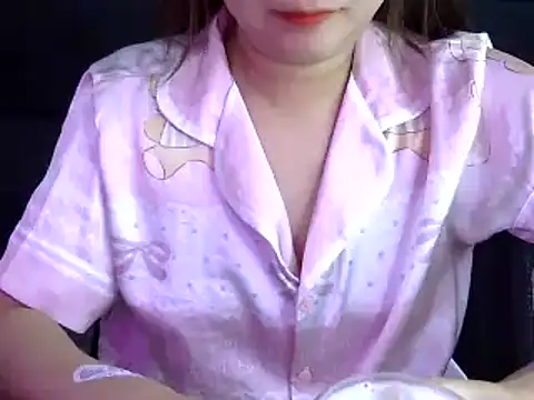 Snapshot of Bee_2k chatting on 2, 11, 2025 Bee 2k online show from 2, 11, 2025