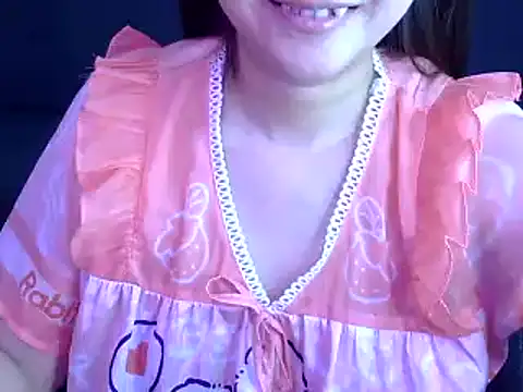 Snapshot of Bee_2k chatting on 28, 10, 2025 Bee 2k online show from 28, 10, 2025