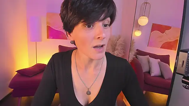 LorenDaze online show from 4, 10, 2025