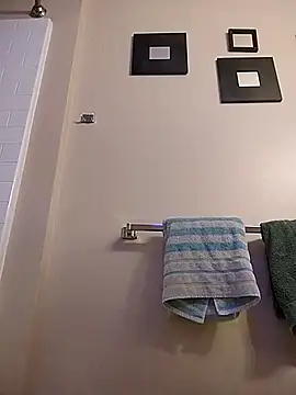 eatmeplease44 online show from 3, 2, 2026