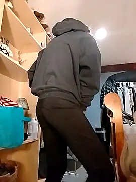 eatmeplease44 online show from 14, 4, 2026