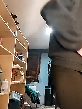 eatmeplease44 online show from 14, 4, 2026