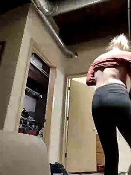 eatmeplease44 online show from 18, 2, 2025