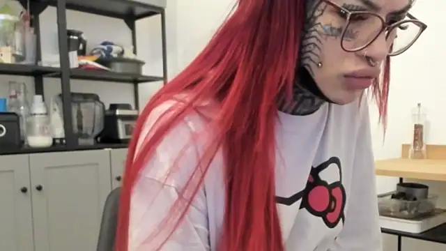 tamarapervert online show from 22, 12, 2025