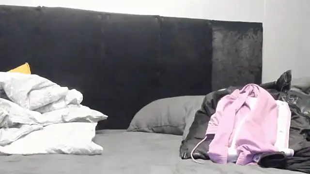 tamarapervert online show from 15, 12, 2025