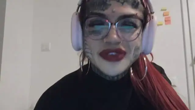 Snapshot of tamarapervert chatting on 14, 11, 2025 tamarapervert online show from 14, 11, 2025