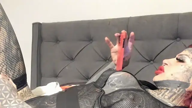 tamarapervert online show from 21, 2, 2026