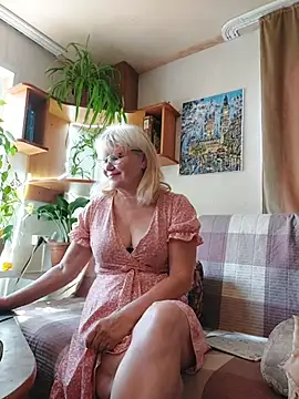 Snapshot of IrmaRose chatting on 3, 8, 2026 IrmaRose online show from 3, 8, 2026