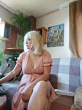 Snapshot of IrmaRose chatting on 5, 8, 2026 IrmaRose online show from 5, 8, 2026