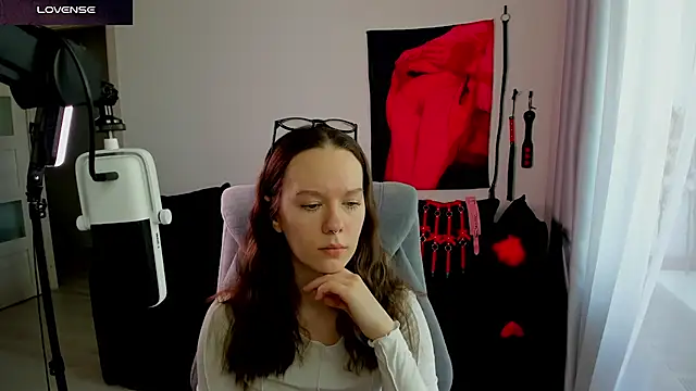 Snapshot of DivineBite chatting on 9, 5, 2026 DivineBite online show from 9, 5, 2026