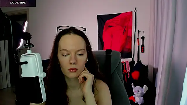 Snapshot of DivineBite chatting on 22, 5, 2026 DivineBite online show from 22, 5, 2026