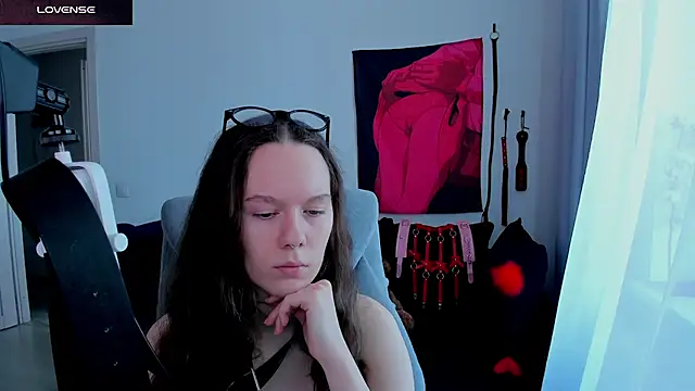 Snapshot of DivineBite chatting on 17, 5, 2026 DivineBite online show from 17, 5, 2026