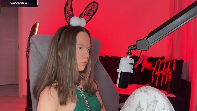 DivineBite online show from 27, 10, 2025