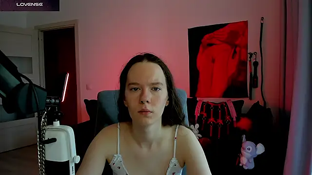 Snapshot of DivineBite chatting on 11, 7, 2026 DivineBite online show from 11, 7, 2026