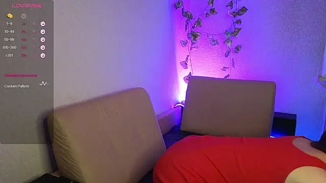 Snapshot of ParadisePleasure_ chatting on 9, 3, 2026 ParadisePleasure online show from 9, 3, 2026