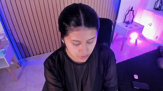 Karlagonzales  online show from 24, 6, 2026