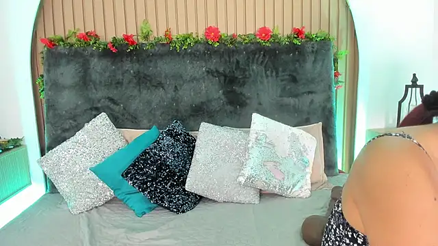 Karlagonzales  online show from 21, 12, 2025