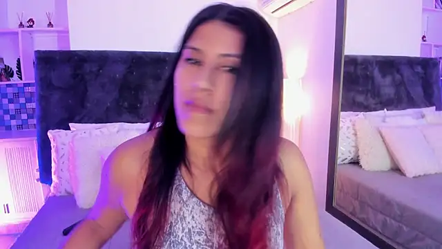 Karlagonzales  online show from 15, 7, 2026
