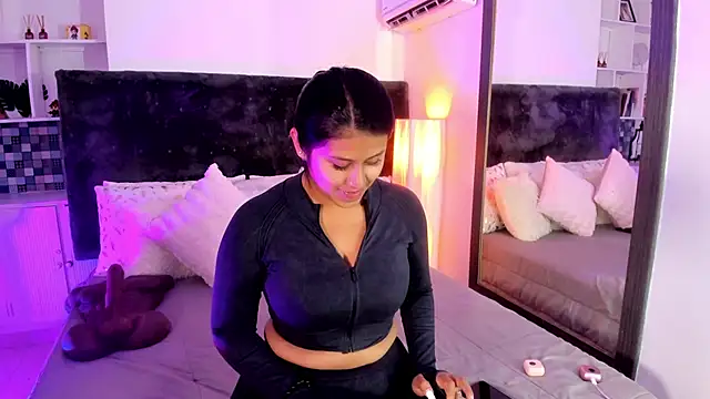 Karlagonzales  online show from 4, 6, 2026