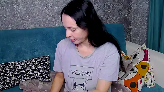 Brilliant Doll online show from 24, 11, 2025