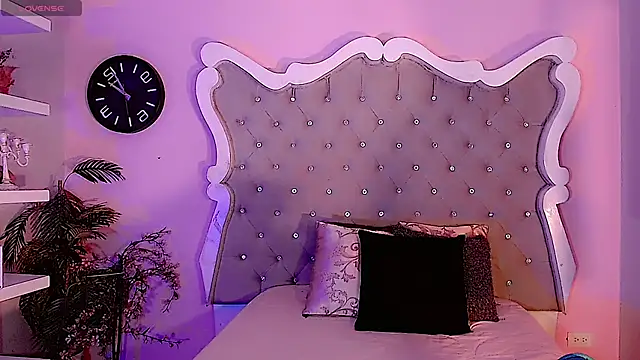 LeyXandrabraz online show from 28, 11, 2025