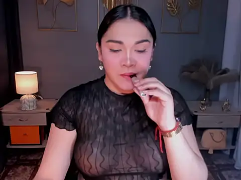 MaxeneCullens online show from 5, 11, 2025