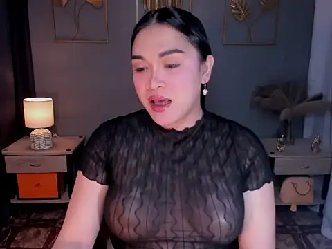 MaxeneCullens online show from 7, 11, 2025