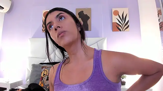 Snapshot of cinthya11 chatting on 30, 12, 2024 cinthya11 online show from 30, 12, 2024