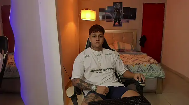 Snapshot of Jake_simons chatting on 15, 1, 2025 Jake simons online show from 15, 1, 2025