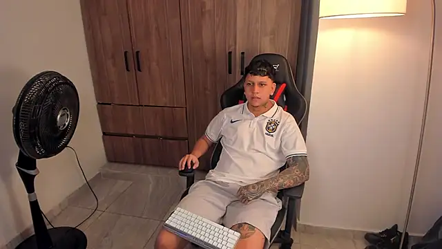 Snapshot of Jake_simons chatting on 2, 6, 2026 Jake simons online show from 2, 6, 2026