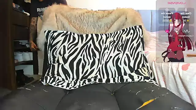 Snapshot of girl_tatto13 chatting on 28, 5, 2026 girl tatto13 online show from 28, 5, 2026