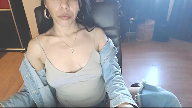 GoldenSasha online show from 20, 2, 2025