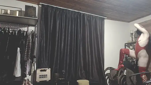 GoldenSasha online show from 9, 11, 2025