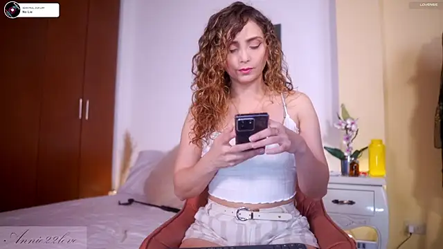 annie22love online show from 10, 2, 2025