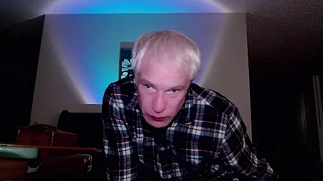 Snapshot of Snarfle82 chatting on 26, 10, 2025 Snarfle82 online show from 26, 10, 2025