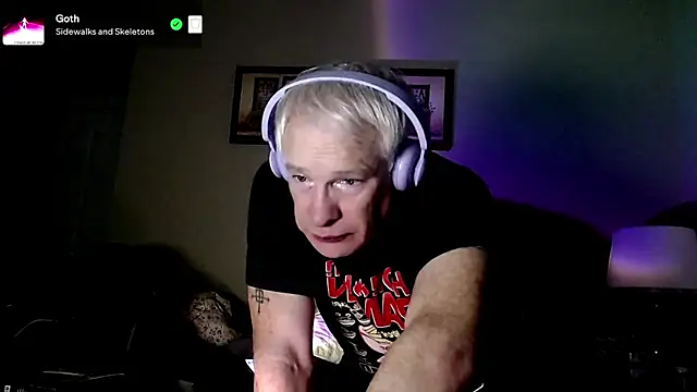 Snapshot of Snarfle82 chatting on 5, 11, 2025 Snarfle82 online show from 5, 11, 2025