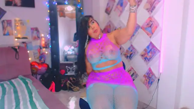 Snapshot of sweet_vanessa_22 chatting on 31, 5, 2026 sweet vanessa 22 online show from 31, 5, 2026