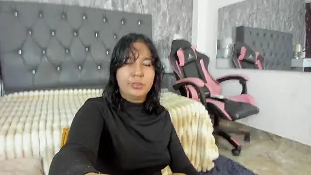 Lia sarahi online show from 6, 3, 2026