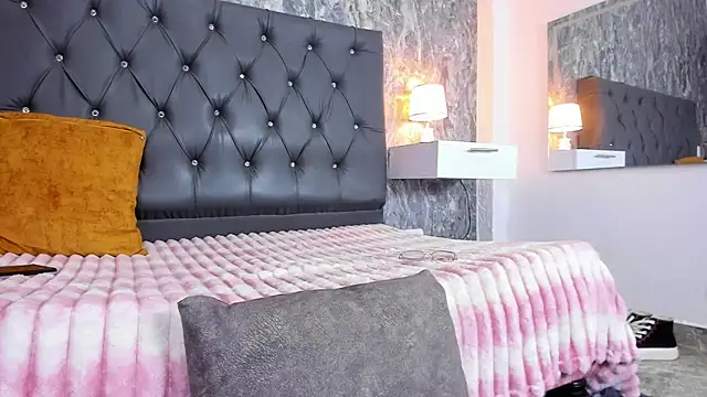 Lia sarahi online show from 11, 2, 2026