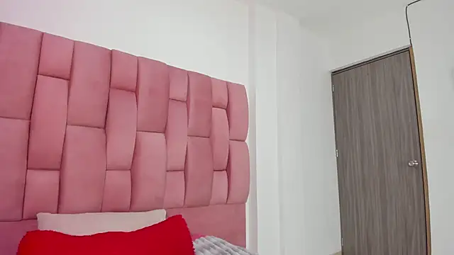 Lia sarahi online show from 2, 2, 2026