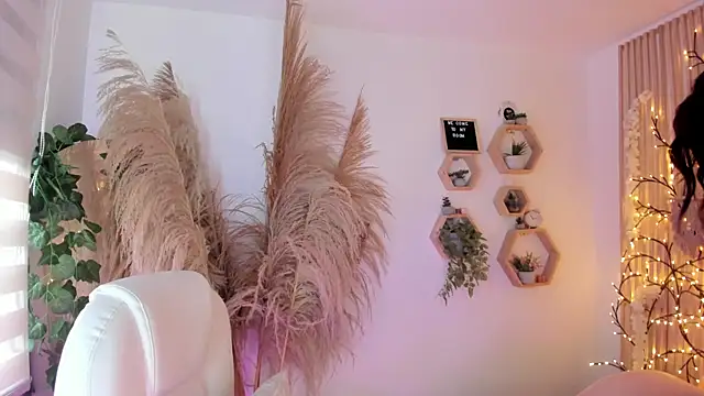 paulinacostello online show from 18, 4, 2026