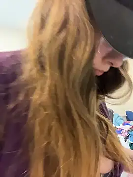 DienkaGreen online show from 3, 3, 2026