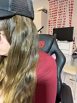 DienkaGreen online show from 7, 3, 2026