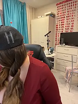 DienkaGreen online show from 6, 3, 2026