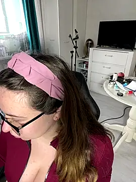 DienkaGreen online show from 12, 11, 2025