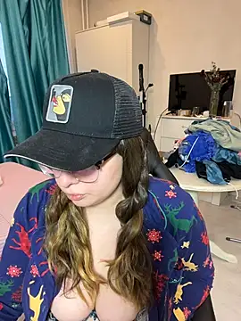 DienkaGreen online show from 4, 2, 2026