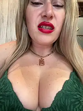 Snapshot of Kittenforyou chatting on 25, 4, 2026 Kittenforyou online show from 25, 4, 2026