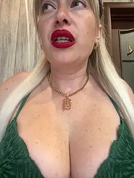 Snapshot of Kittenforyou chatting on 17, 6, 2026 Kittenforyou online show from 17, 6, 2026